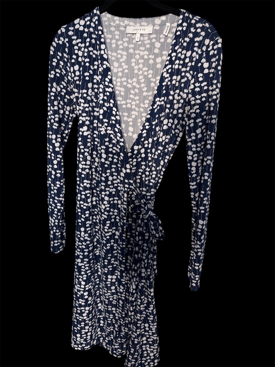 Lark & Ro Dresses & Skirts - Wrap dress S